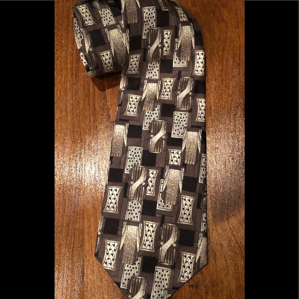Henry Gretchen Tie
